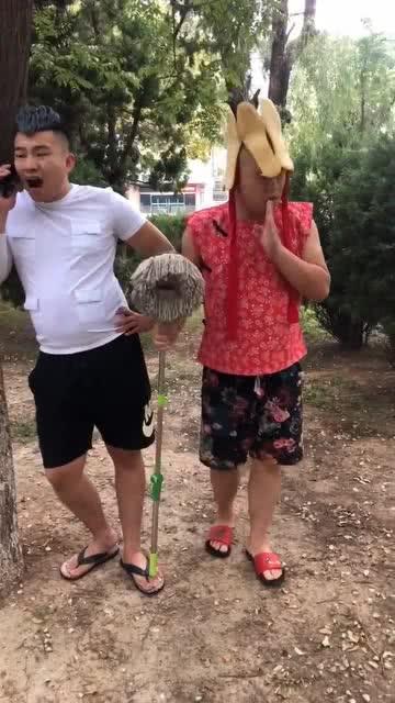 搞笑破烂衣服图片,笑翻全场！盘点那些搞笑破烂衣服的绝妙瞬间